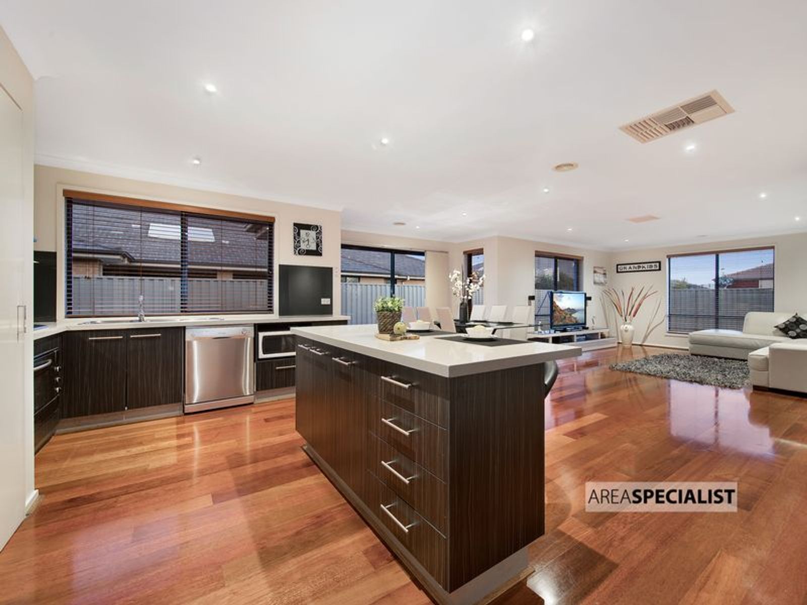 3 MONMOUTH ROAD, Cranbourne East, VIC 3977, Cranbourne East - Thumbnail 5