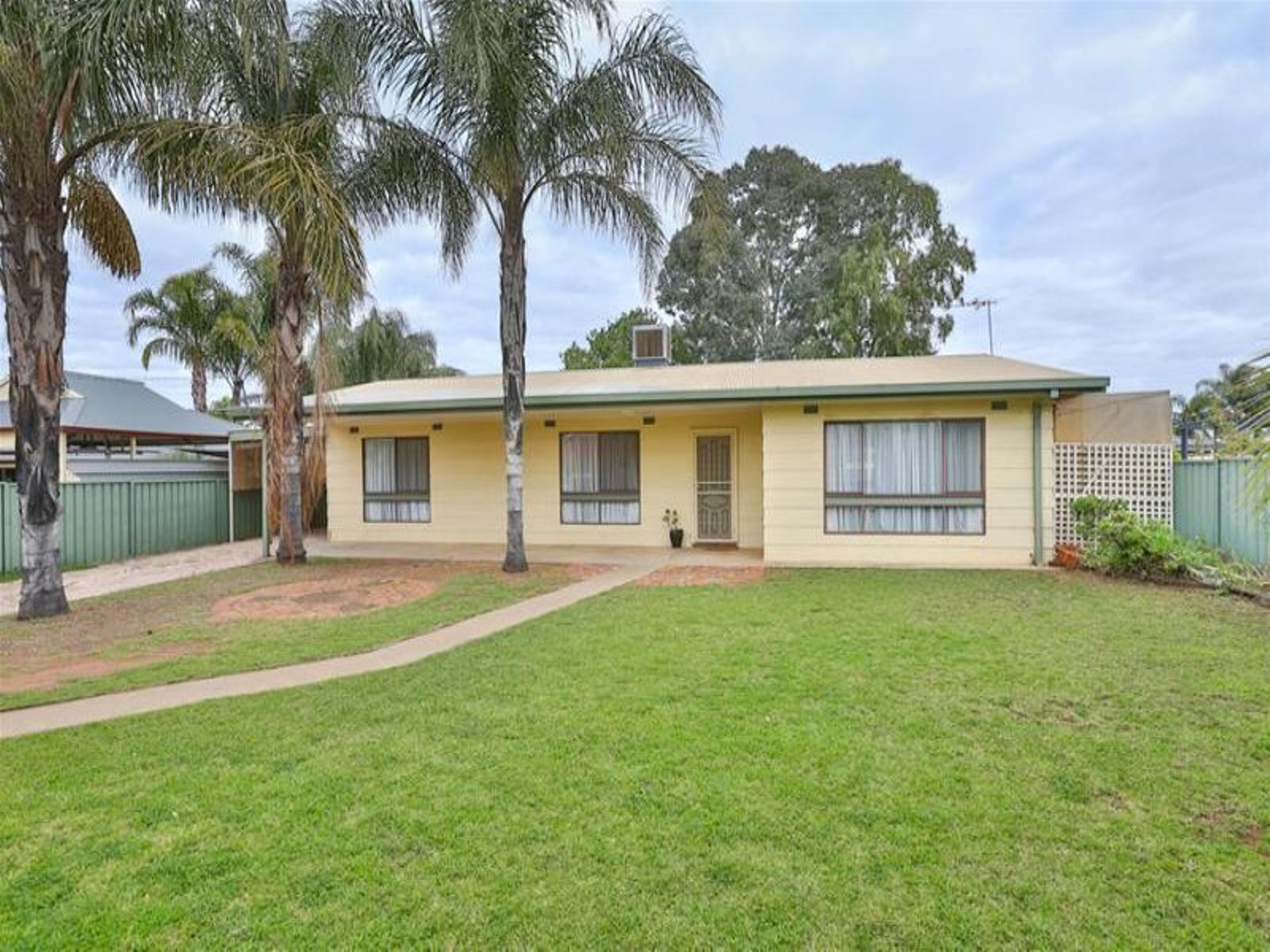 16 Elouera Drive