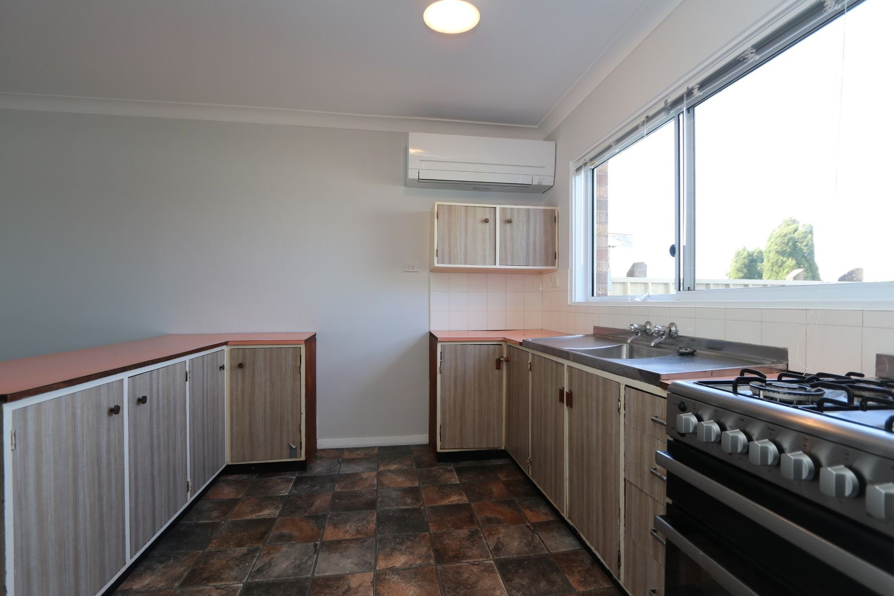 4/137 Cowper Street, Goulburn NSW 2580, Goulburn - Thumbnail 2