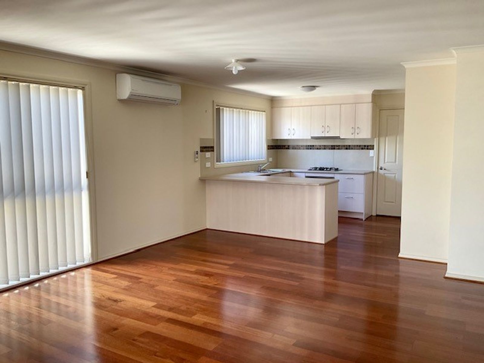 3/7 Trinca Court, Werribee VIC 3030, Werribee - Thumbnail 3