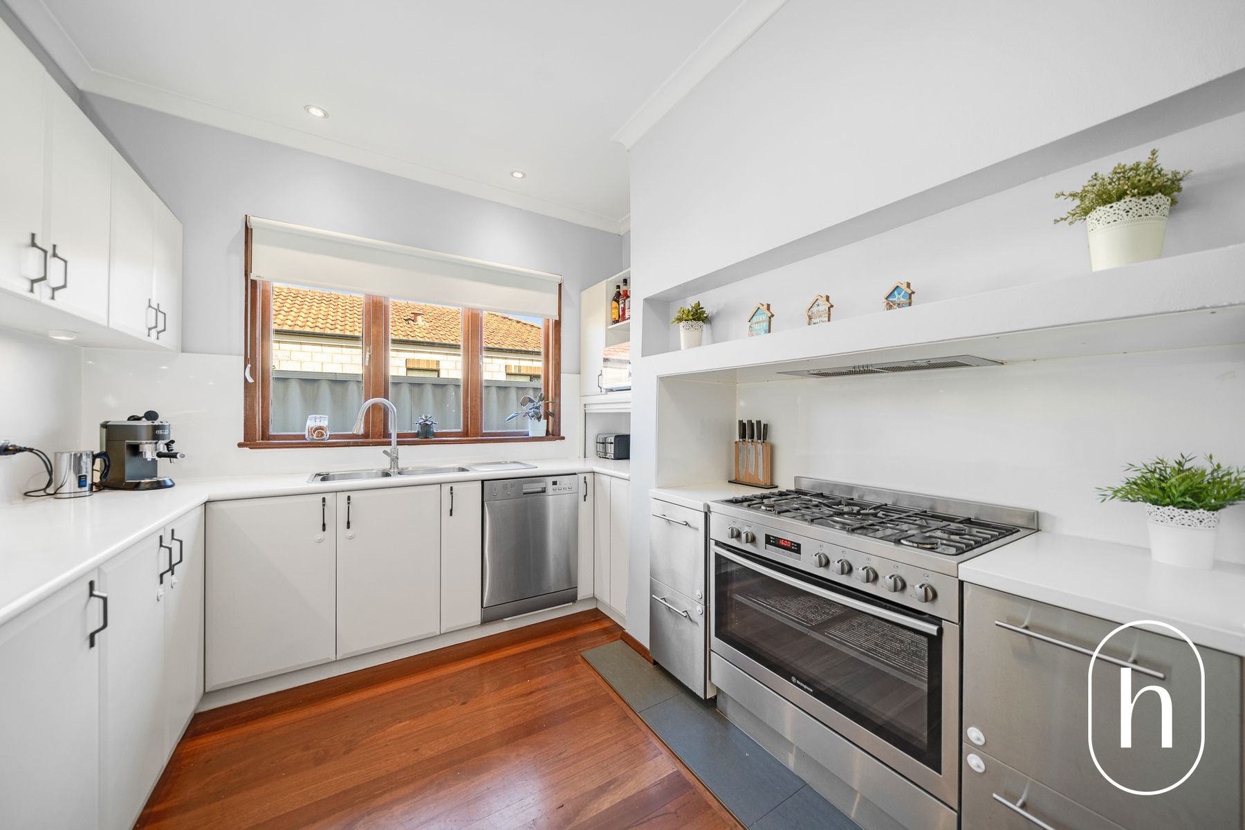 217 Huntriss Rd, Doubleview LR Logo 13