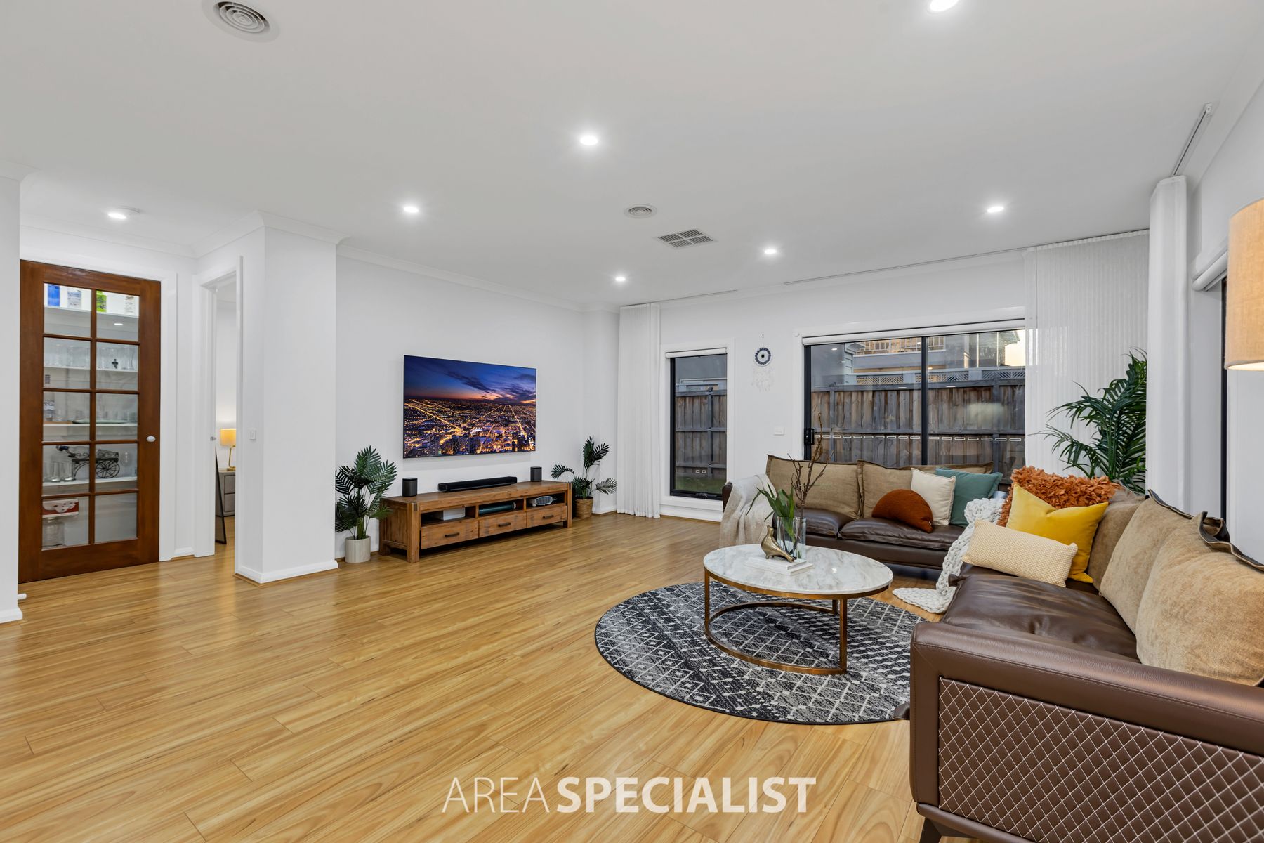 14 Lensing Street, Clyde North, VIC 3978, Clyde North - Thumbnail 4