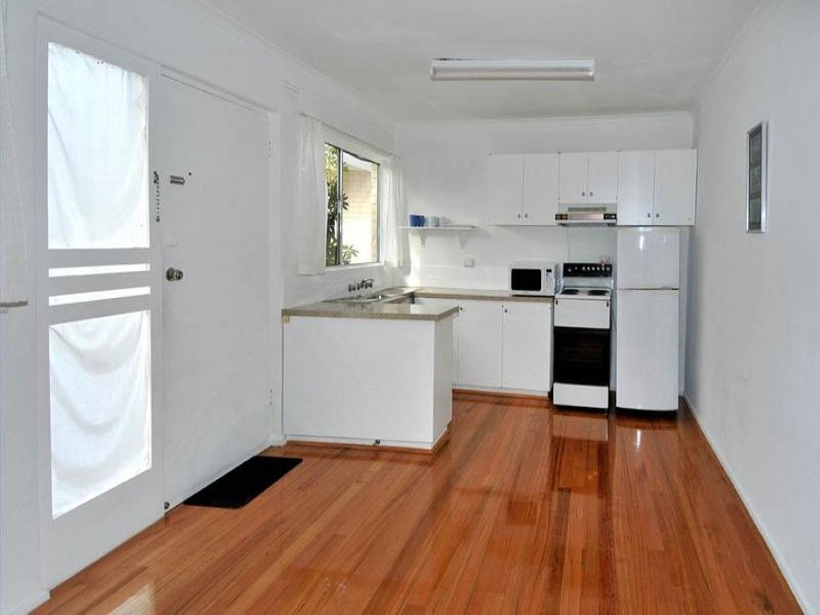 2/23A Beckett Street South $200,000 - $220,000, Glenroy - Thumbnail 3