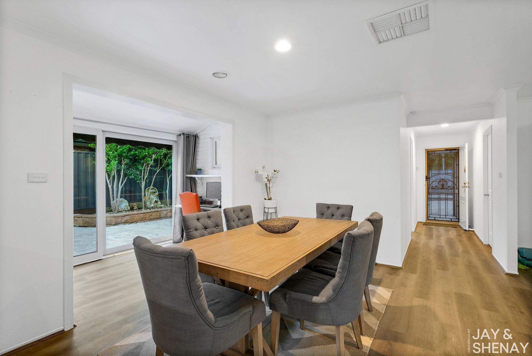 27 Lawson Way, Endeavour Hills, VIC 3802, Endeavour Hills - Thumbnail 5