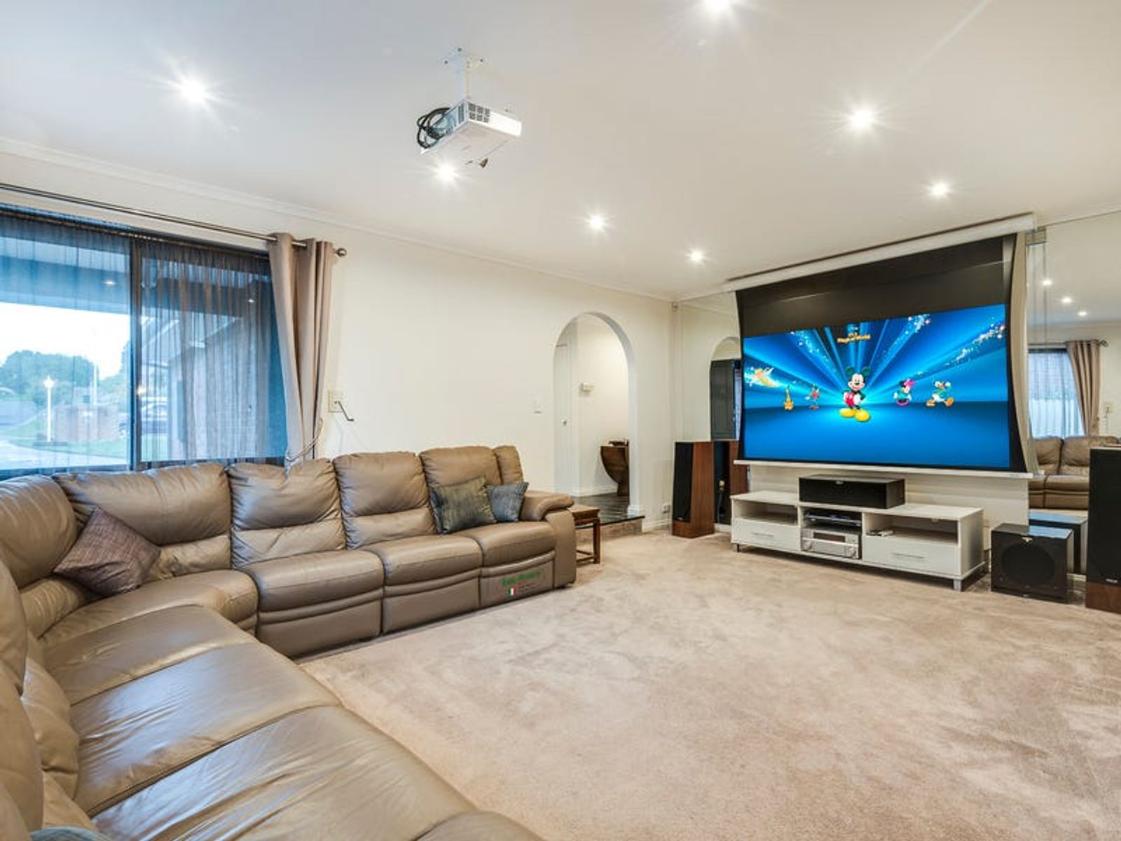 5 Showjump Crescent, Endeavour Hills, VIC 3802, Endeavour Hills - Thumbnail 3