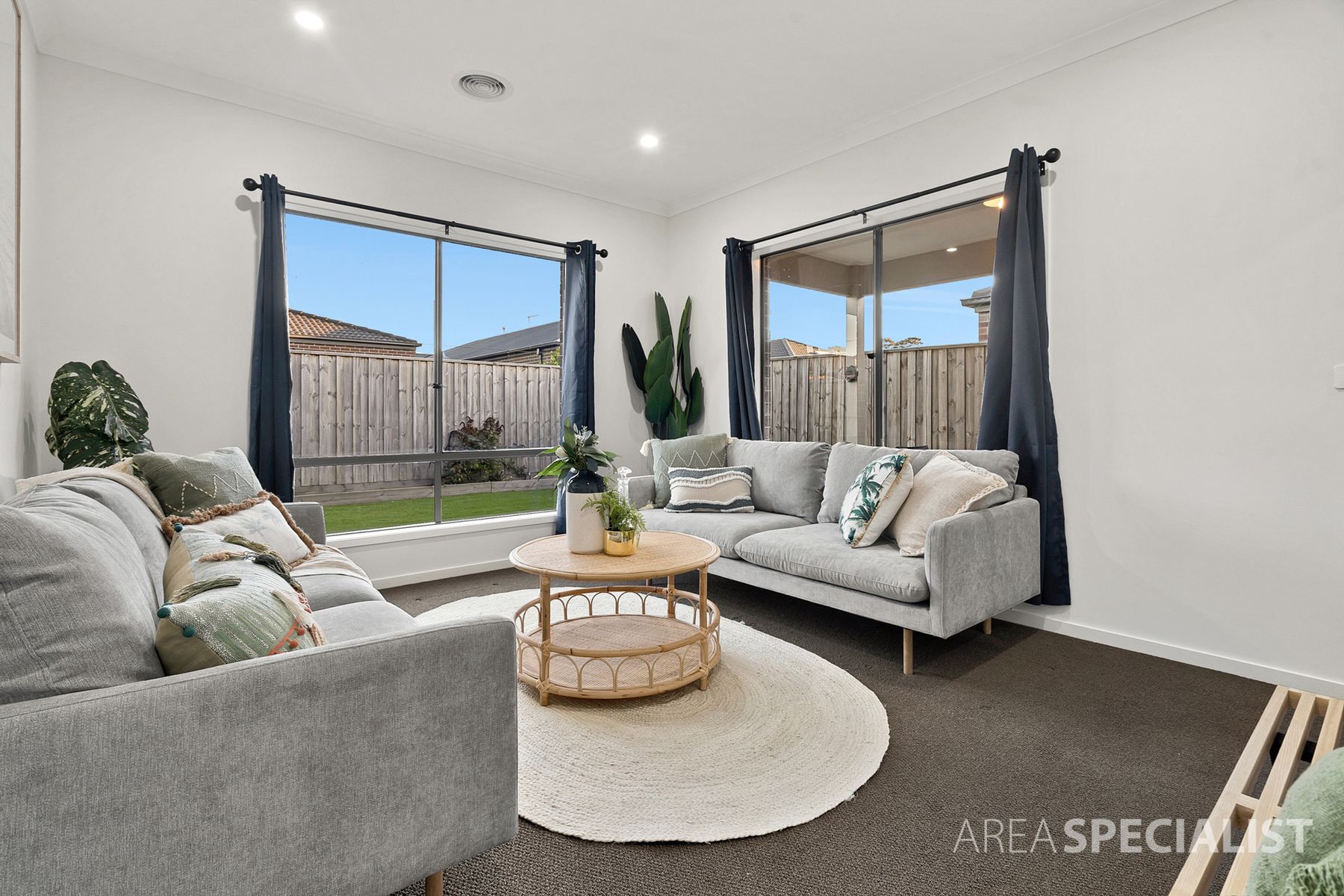 5 Mare Close, Cranbourne East, VIC 3977, Cranbourne East - Thumbnail 2
