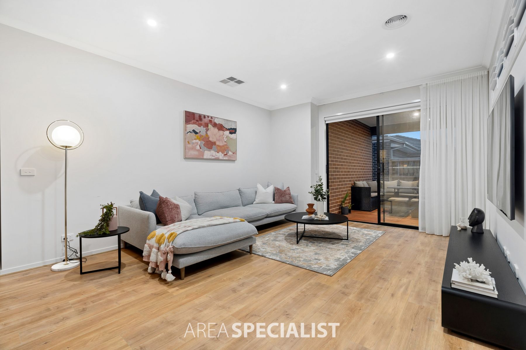 5 Carcoola Rise, Clyde North, VIC 3978, Clyde North - Thumbnail 3