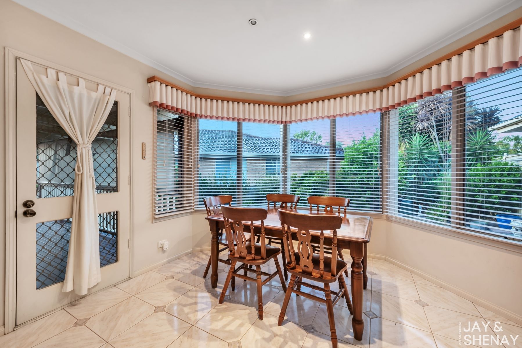 27 Barnsley Drive, Endeavour Hills, VIC 3802, Endeavour Hills - Thumbnail 5