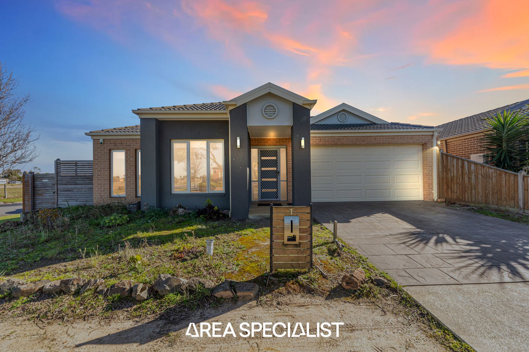 1 Cerreto Mews, Pakenham, VIC 3810, Pakenham - Thumbnail 2