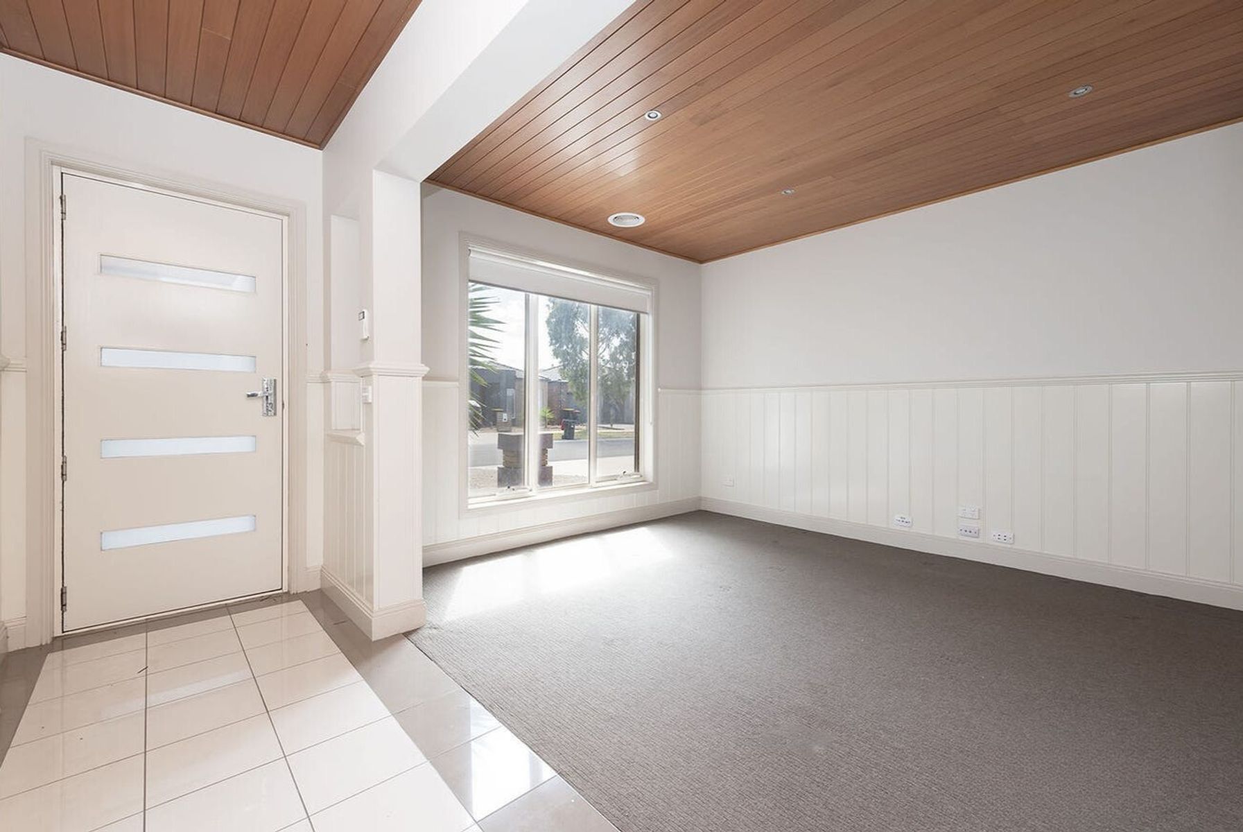 39 Barleygrass Crescent, Brookfield, VIC 3338, Brookfield - Thumbnail 2