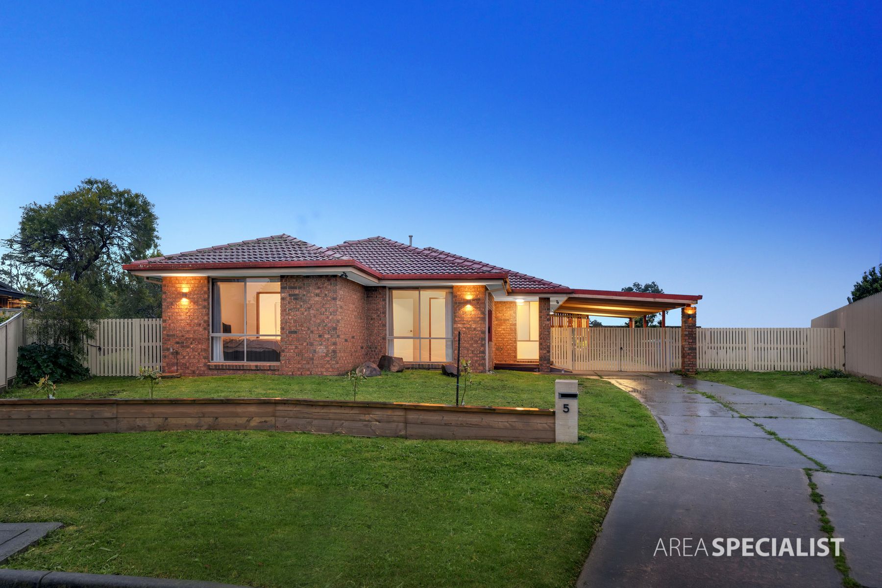 5 Harbury Mews, Hampton Park, VIC 3976
