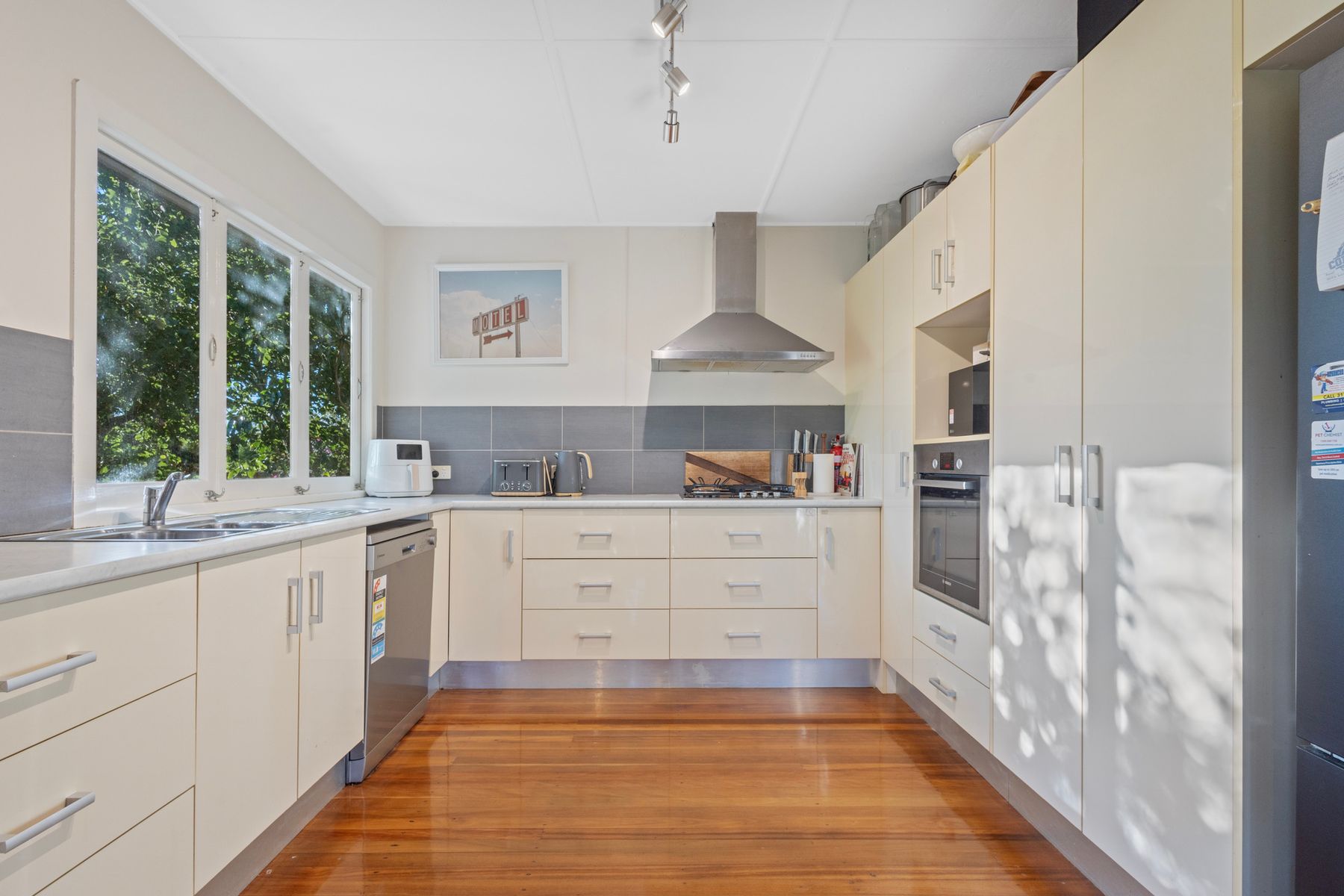 932 South Pine Road, Pine Road - Thumbnail 5