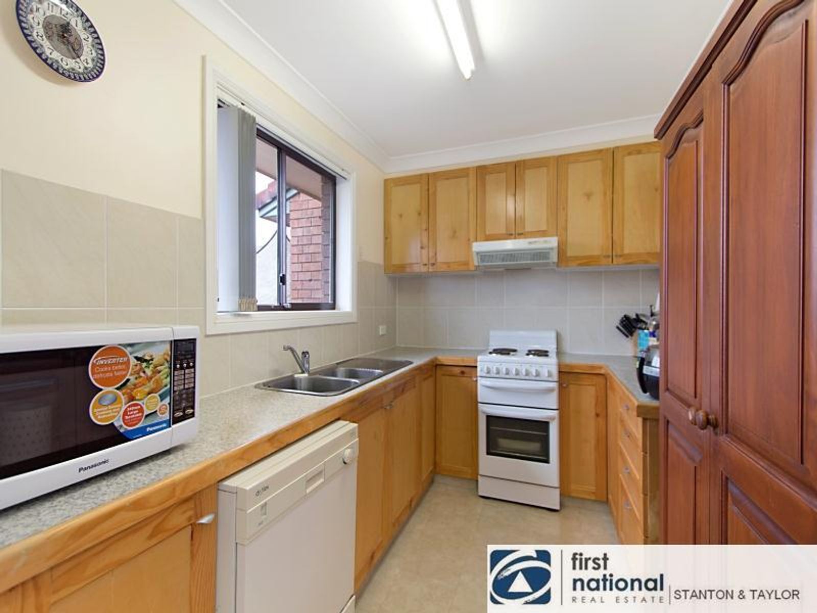 1/5 Kenarf Close, Kingswood - Thumbnail 2