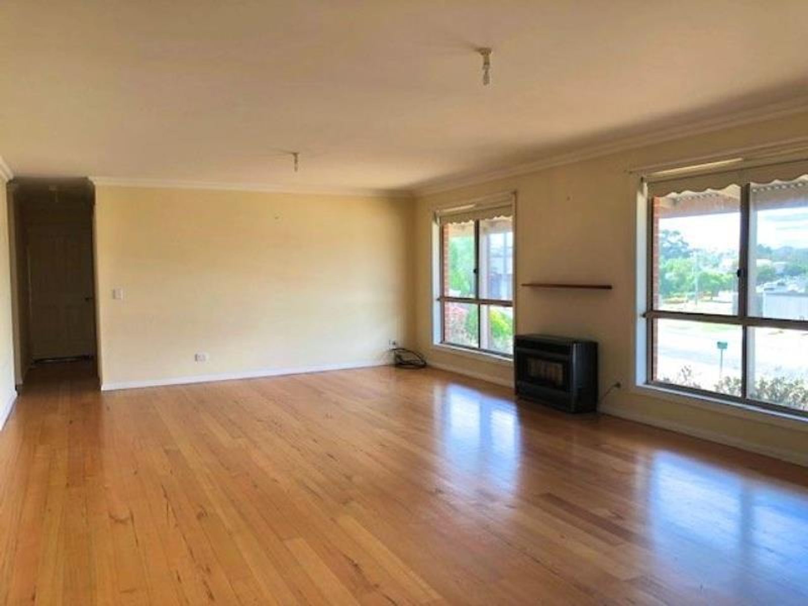 12 Taylor Drive, Darley VIC 3340, Darley - Thumbnail 3