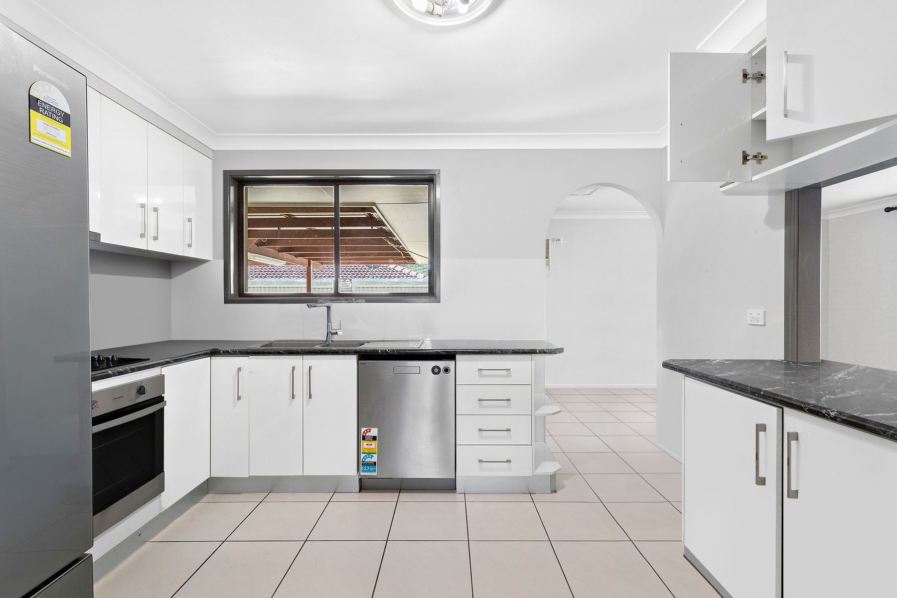 16 Helmet Court, Hillcrest QLD 4118, Hillcrest - Thumbnail 3