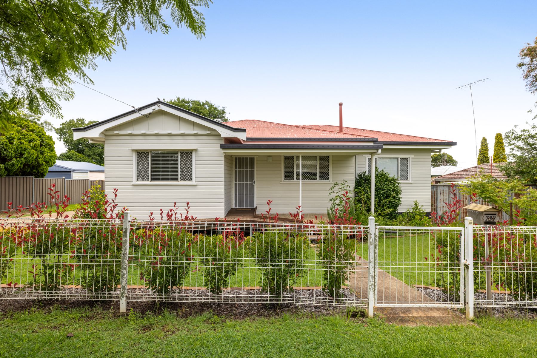 737 Ruthven Street, South Toowoomba QLD 4350, South Toowoomba - Thumbnail 2
