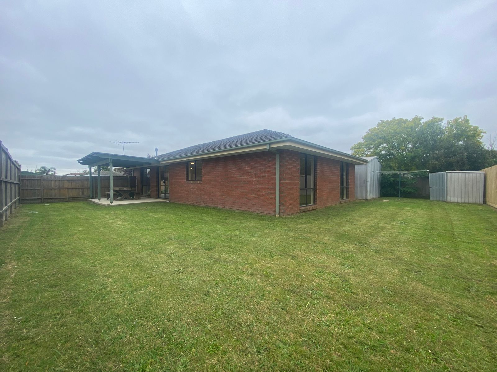 6 Broadbent Way, Pakenham, VIC 3810, Pakenham - Thumbnail 2