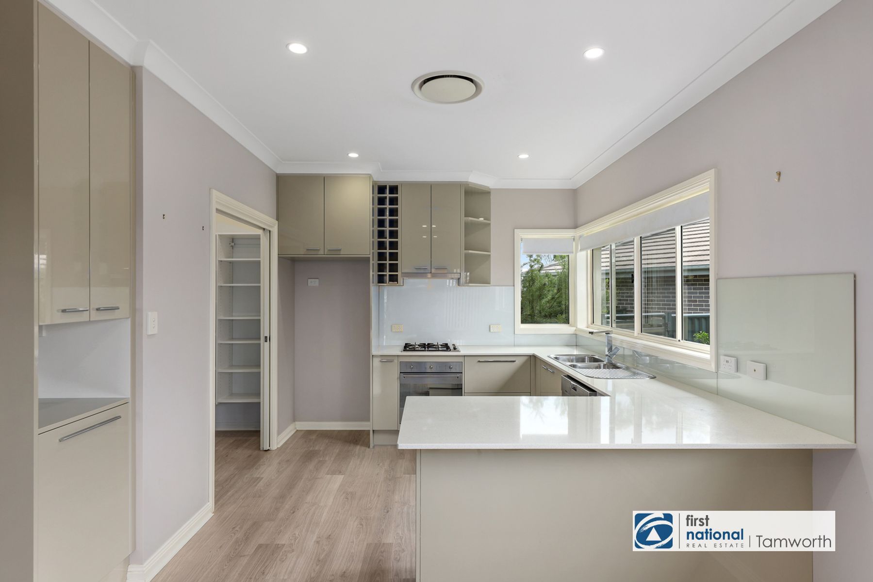 29 Boulevard Place, Tamworth NSW 2340, Tamworth - Thumbnail 2