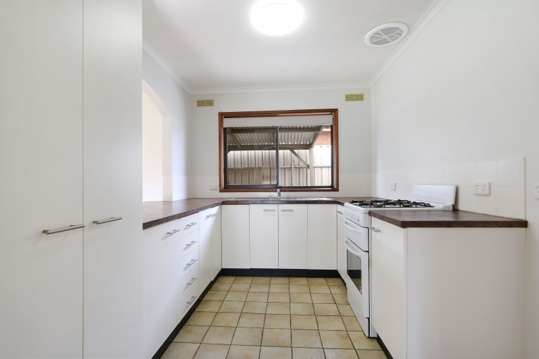 1/2 Rosanna Court, West Wodonga VIC 3690, West Wodonga - Thumbnail 5