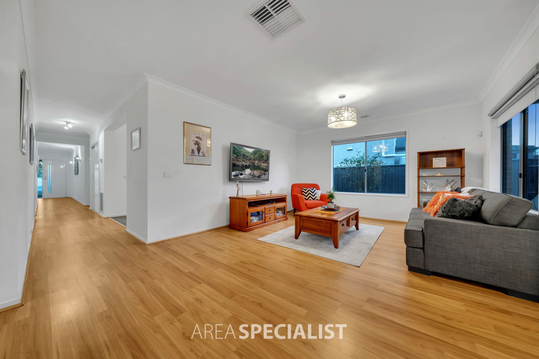 19 Pegasus Road, Cranbourne West, VIC 3977, Cranbourne West - Thumbnail 2