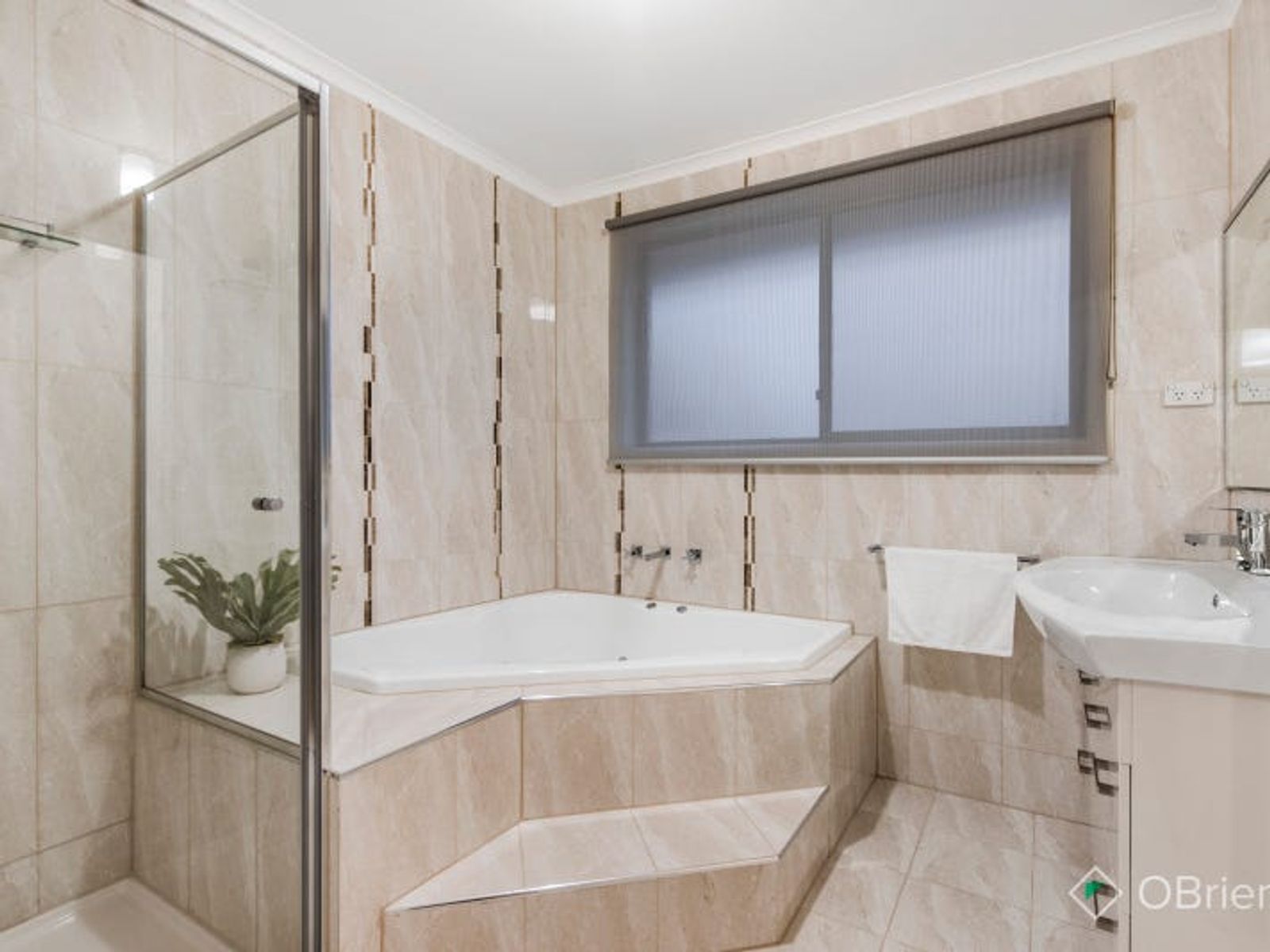 15 Joseph Banks Crescent, Endeavour Hills, VIC 3802, Endeavour Hills - Thumbnail 6