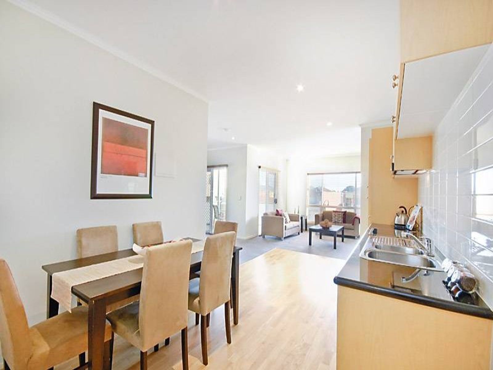 43/2 Newmarket Way, Flemington - Thumbnail 2