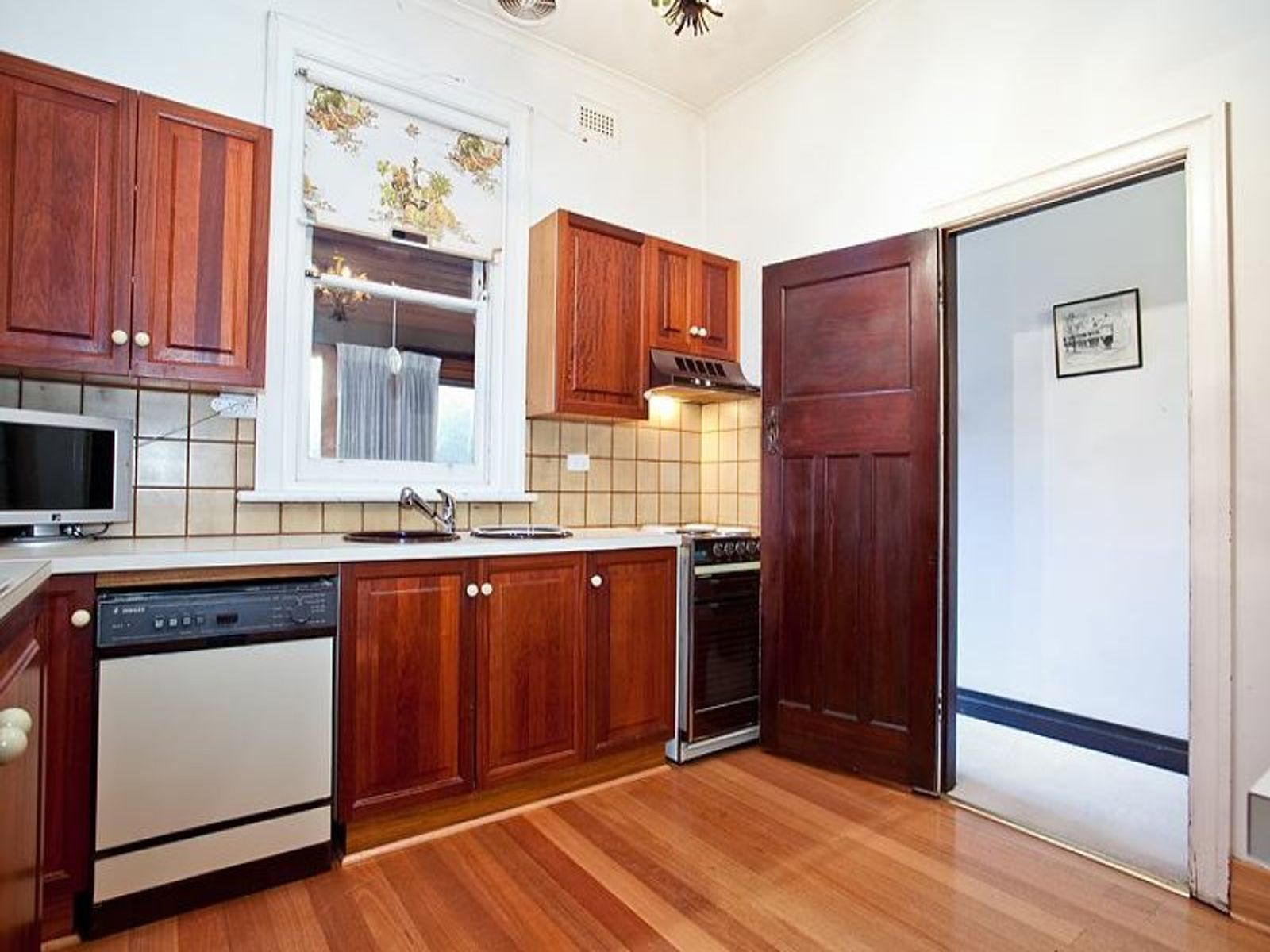 8 Newhall Avenue, Moonee Ponds - Thumbnail 7
