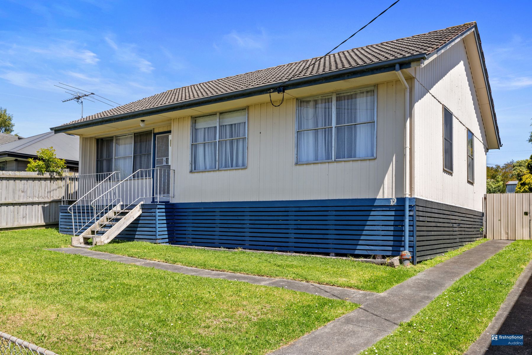 19 Hawkins Street, Korumburra VIC 3950, Korumburra - Thumbnail 2