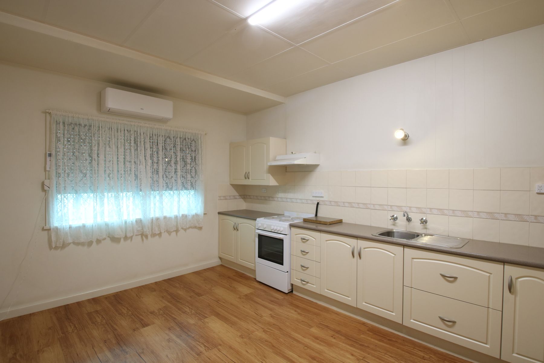 145 Gaffney Lane, Broken Hill NSW 2880, Broken Hill - Thumbnail 5