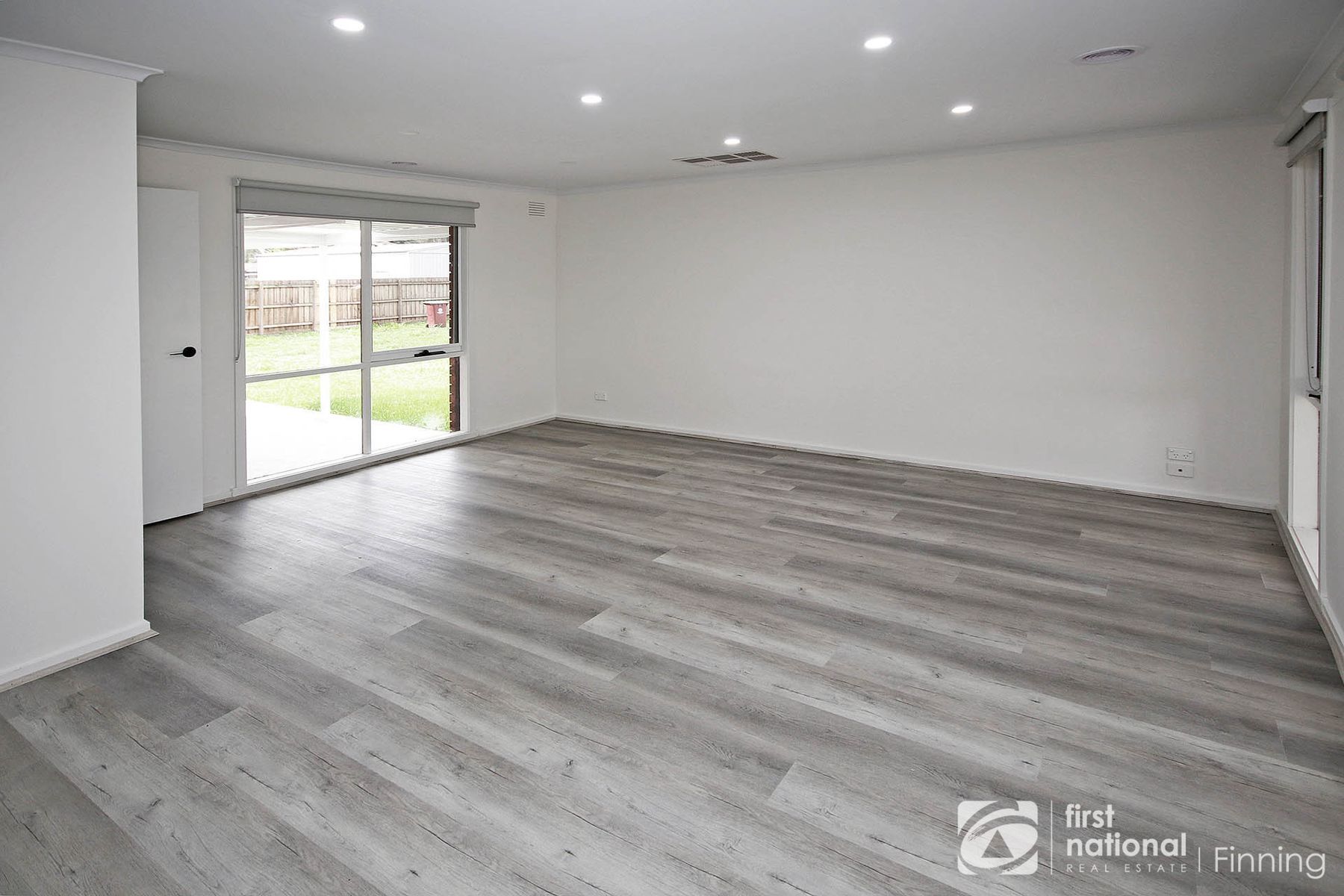 10 Mawson Court, Cranbourne North VIC 3977, Cranbourne North - Thumbnail 7