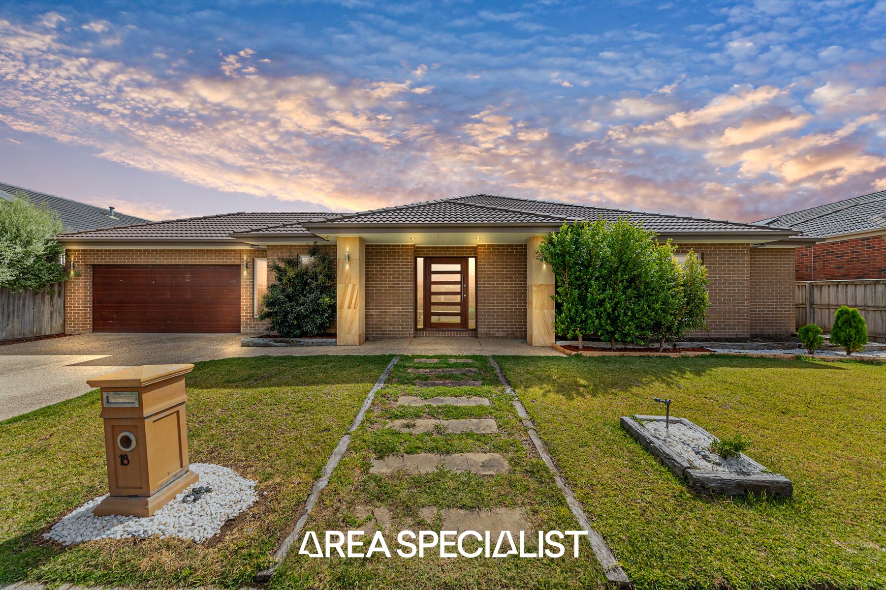 18 Sidney Nolan Place, Pakenham, VIC 3810, Pakenham - Thumbnail 2
