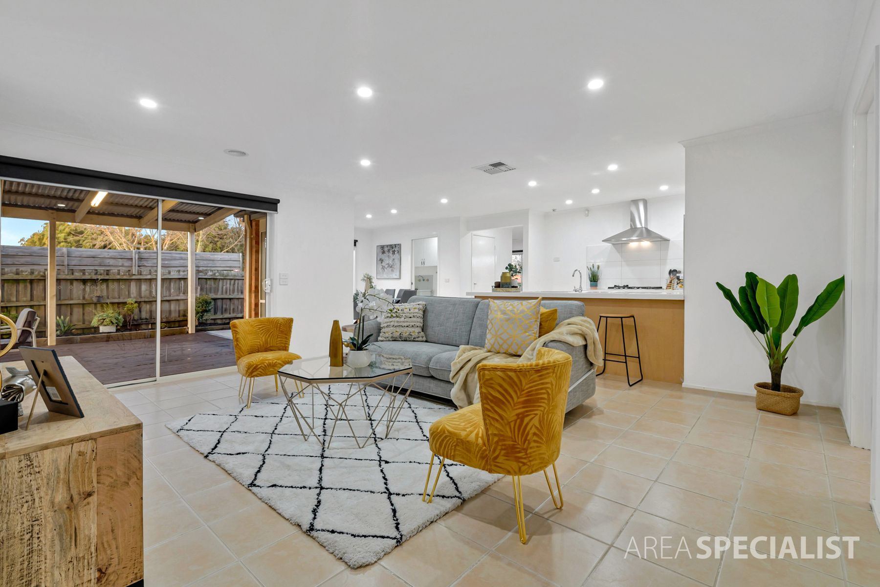 2 Helmsdale Court, Cranbourne West, VIC 3977, Cranbourne West - Thumbnail 7