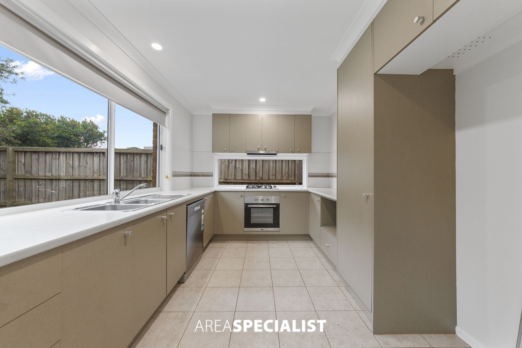 32 Kosta Boda Boulevard, Pakenham, VIC 3810, Pakenham - Thumbnail 4