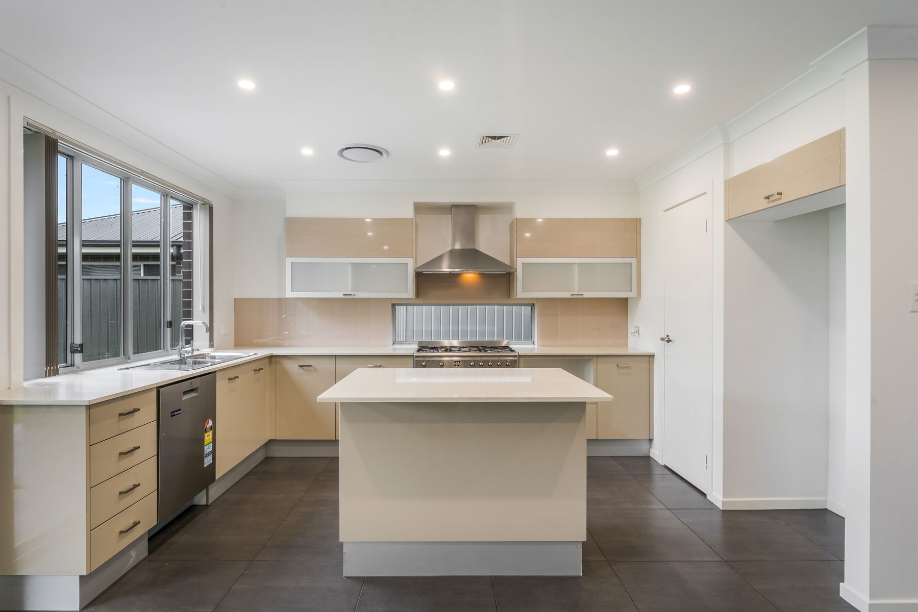 10 Gemini Street, Gregory Hills NSW 2557, Gregory Hills - Thumbnail 6