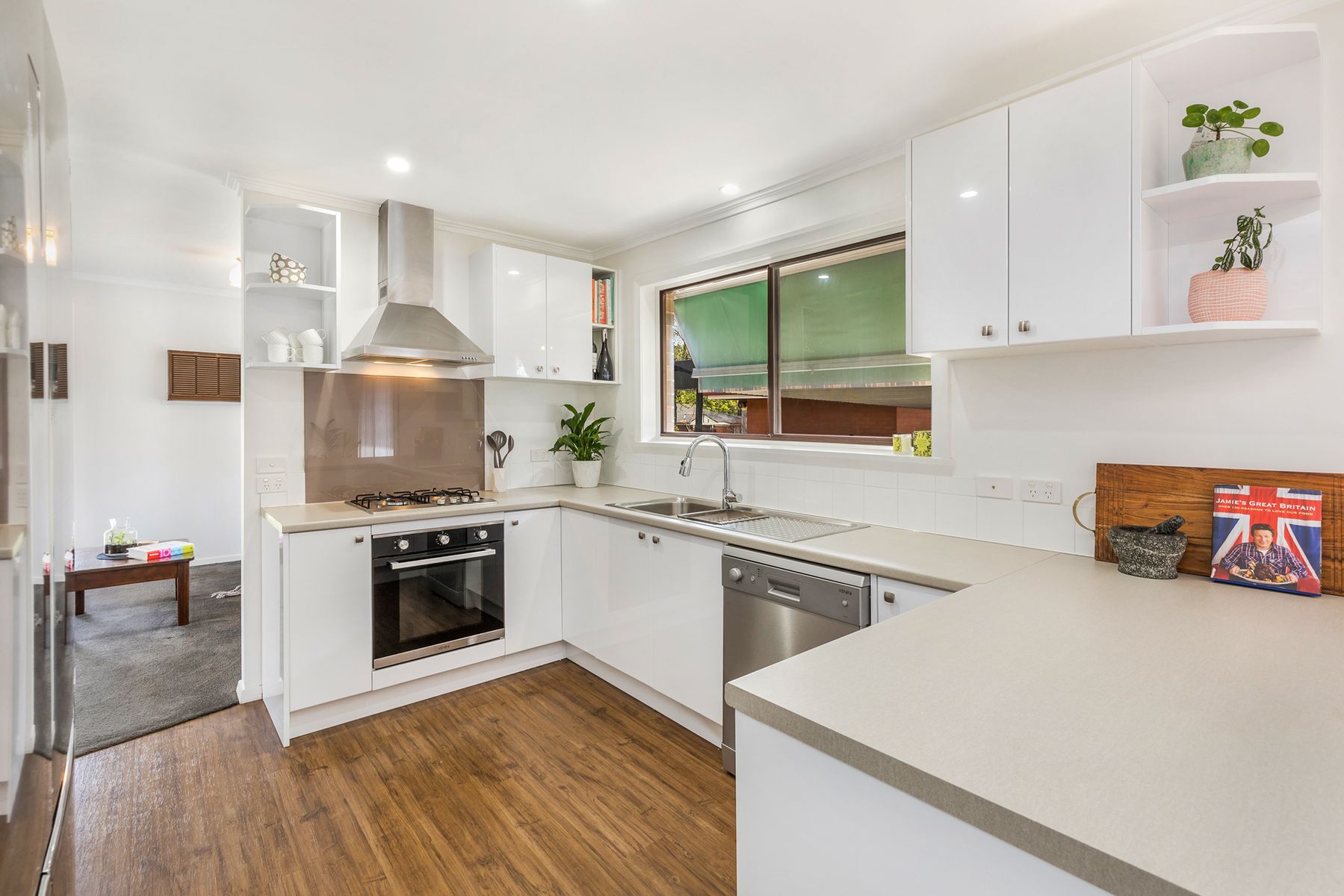 11 Eastern Road, Strathdale VIC 3550, Strathdale - Thumbnail 2