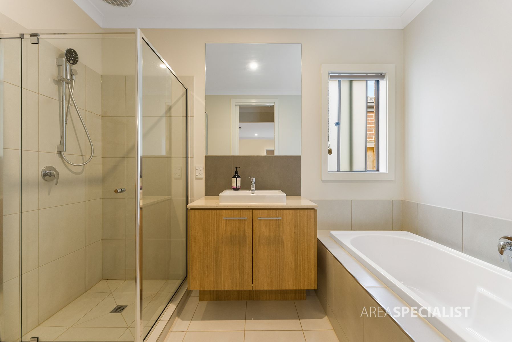 15 Gellibrand Street, Werribee, VIC 3030, Werribee - Thumbnail 7