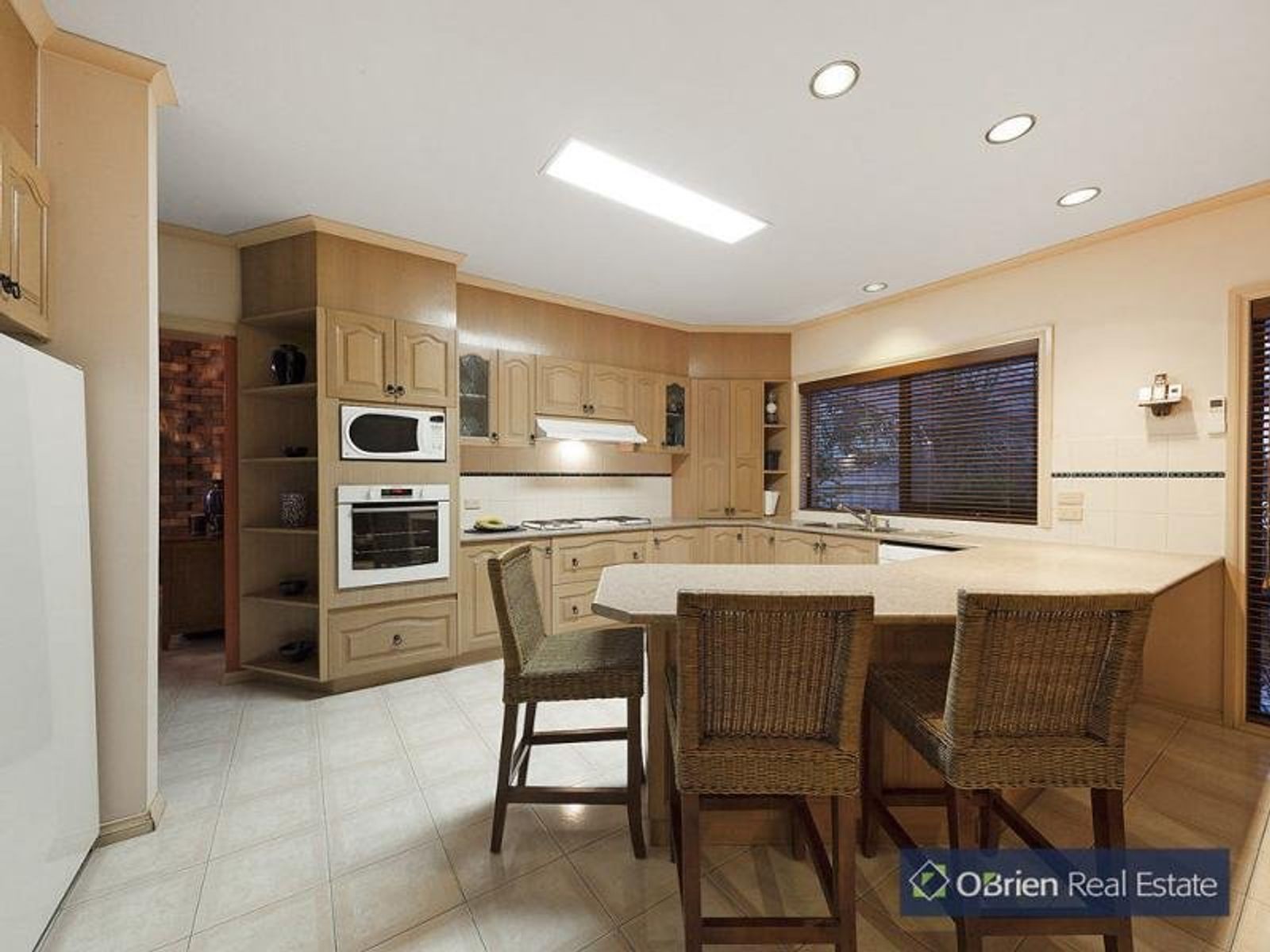 6 Venice Gardens, Endeavour Hills, VIC 3802, Endeavour Hills - Thumbnail 3