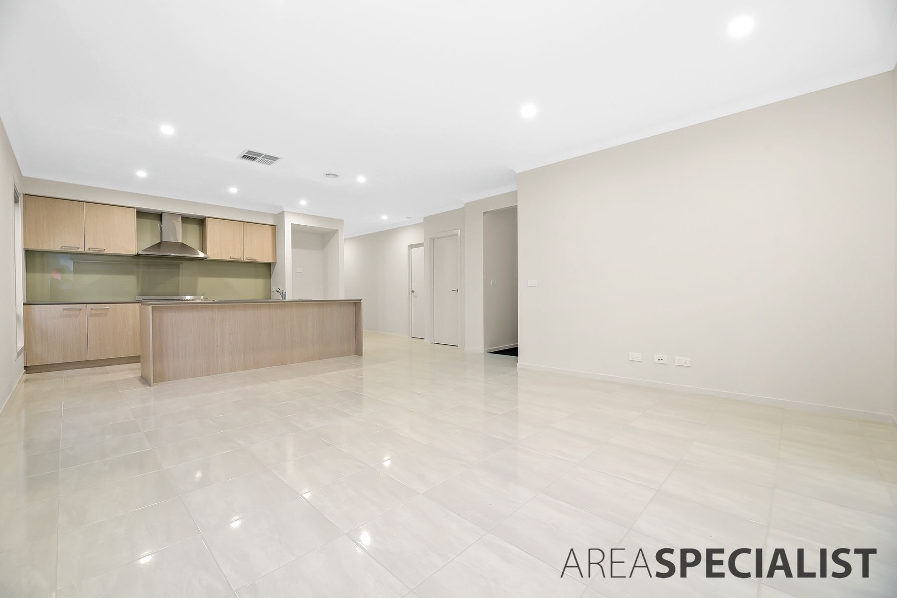 14 Gingera Street, Clyde North, VIC 3978, Clyde North - Thumbnail 3