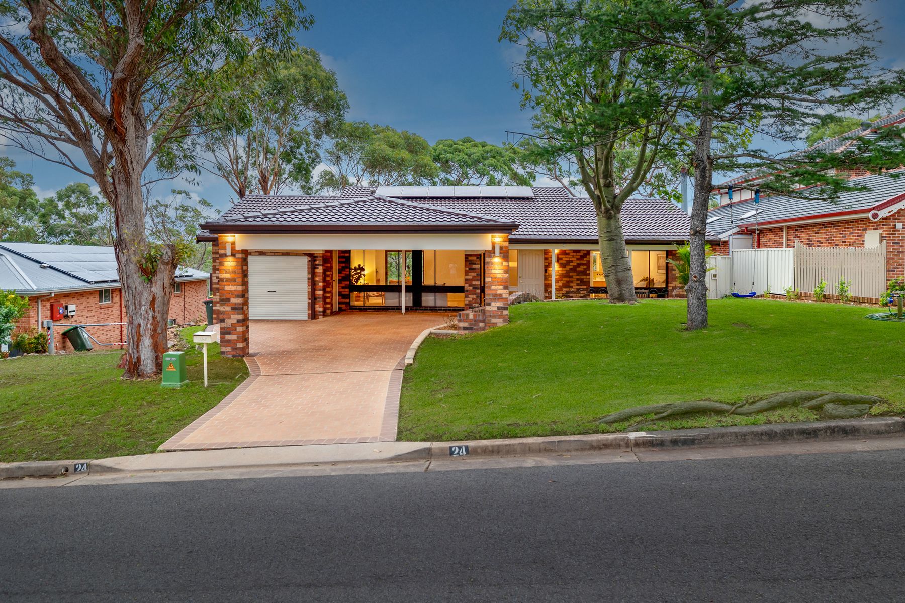 24 Walsh Close, Illawong NSW 2234
