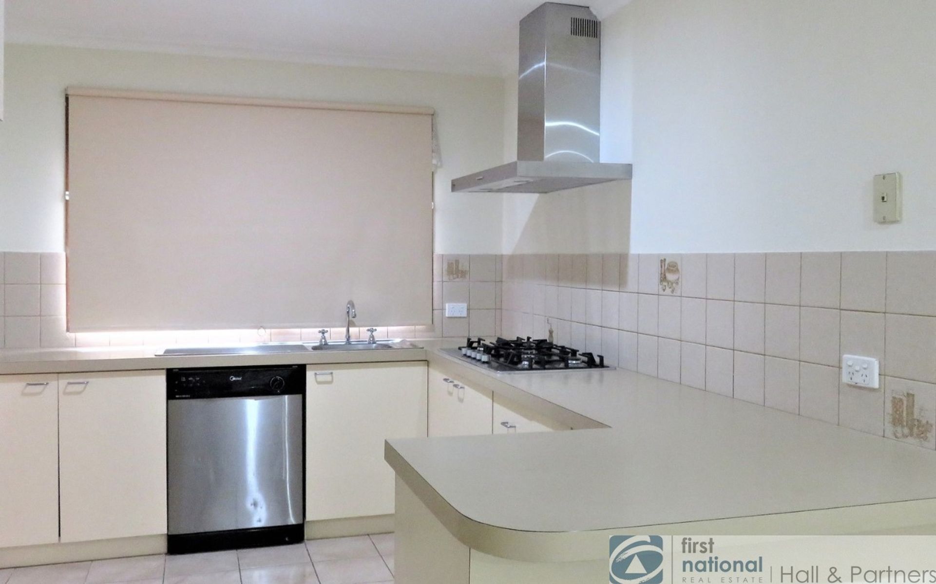 14 Ashfield Drive, Berwick VIC 3806, Berwick - Thumbnail 2