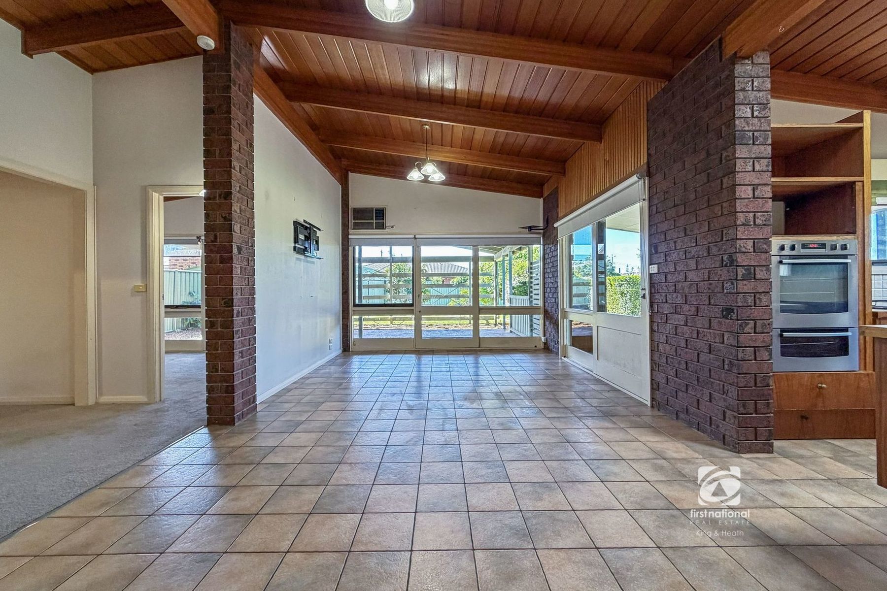 12 Gray Street, Bairnsdale VIC 3875, Bairnsdale - Thumbnail 3