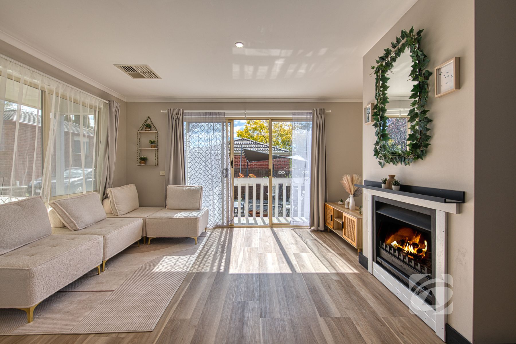 5/3 Hale Place, Pakenham VIC 3810, Pakenham - Thumbnail 2