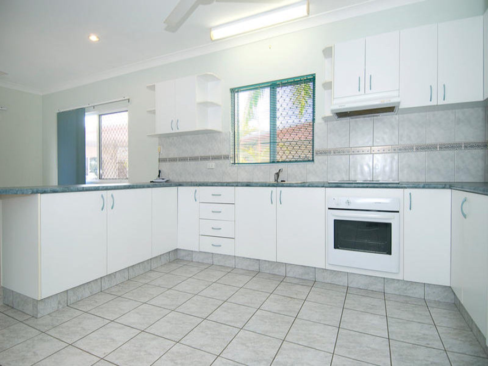 2/1 Excelsa Court, Rosebery NT 0832, Rosebery - Thumbnail 2