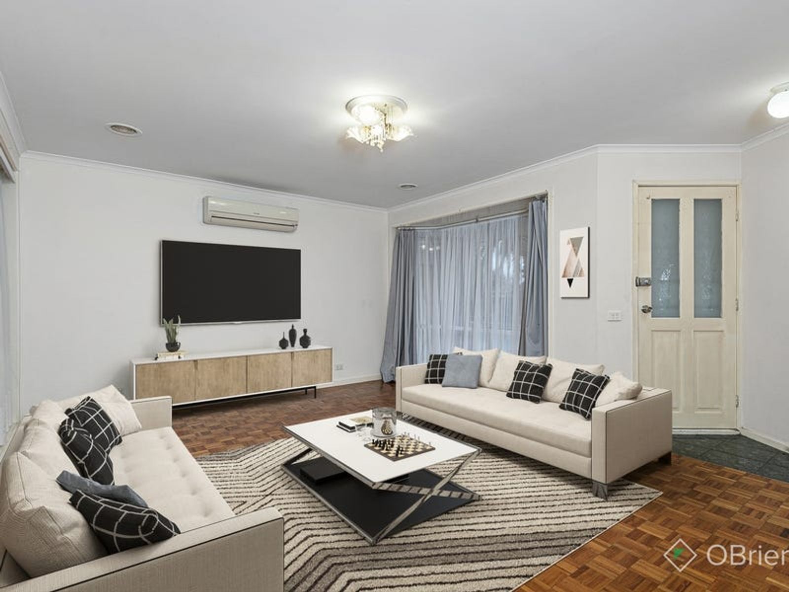 21 Temby Close, Endeavour Hills, VIC 3802, Endeavour Hills - Thumbnail 2