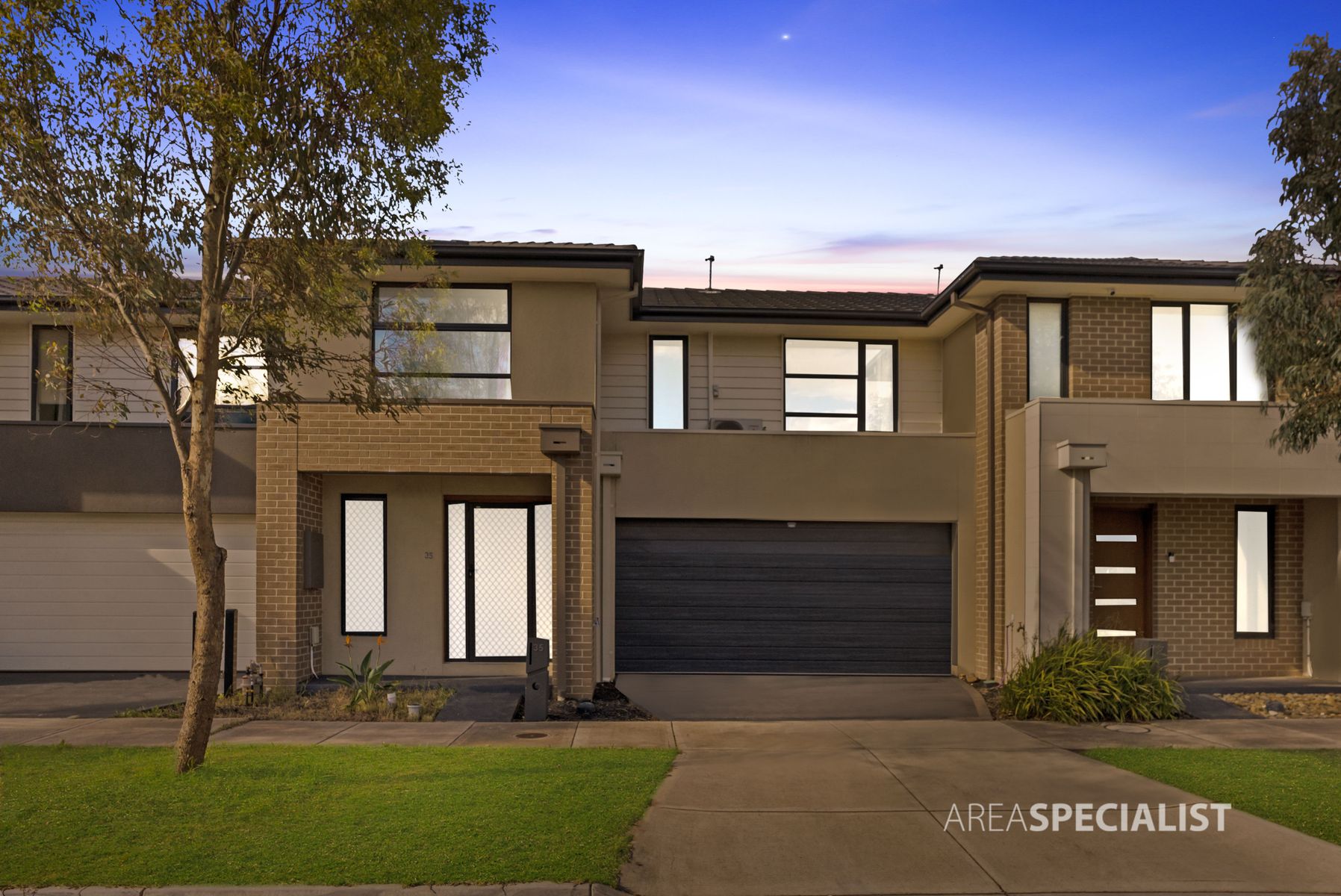 35 Attunga Grove, Werribee, VIC 3030, Werribee - Thumbnail 2