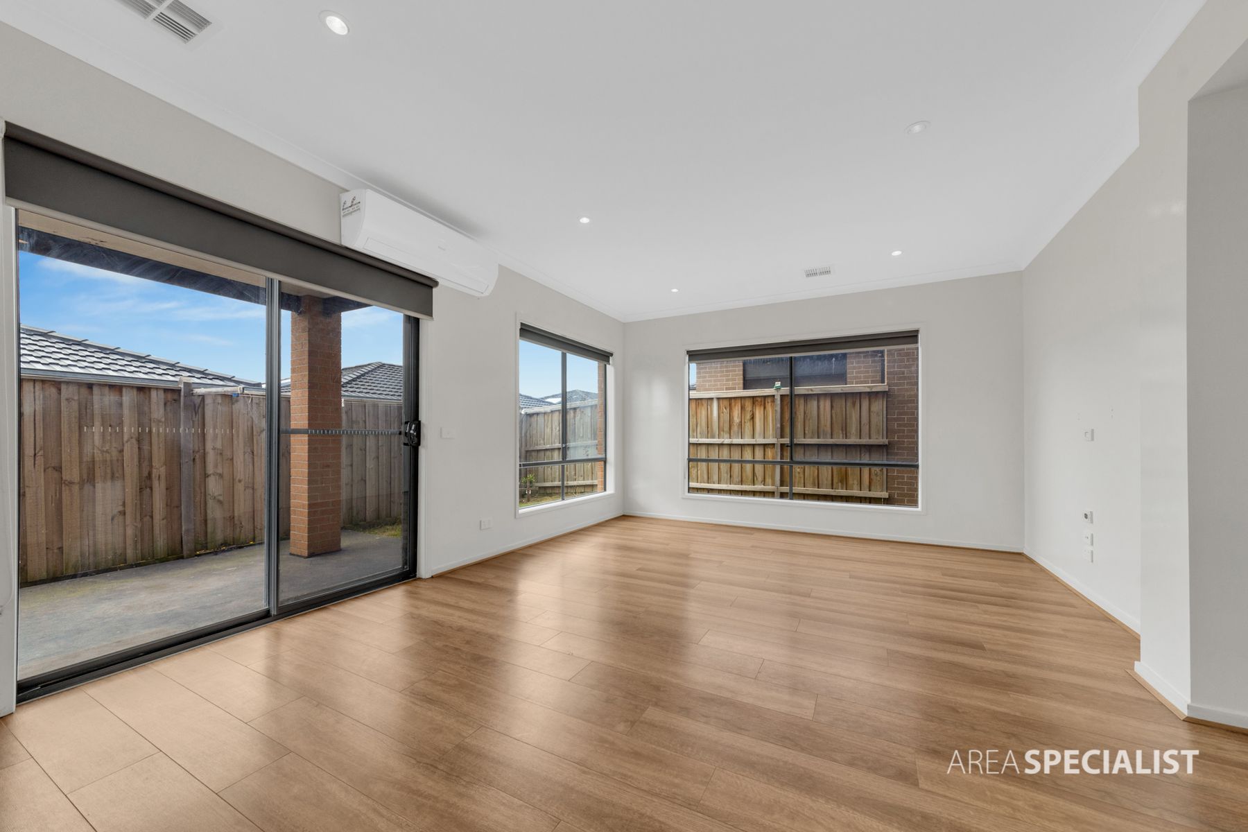 14 Romulus Crescent, Cranbourne West, Cranbourne West - Thumbnail 6