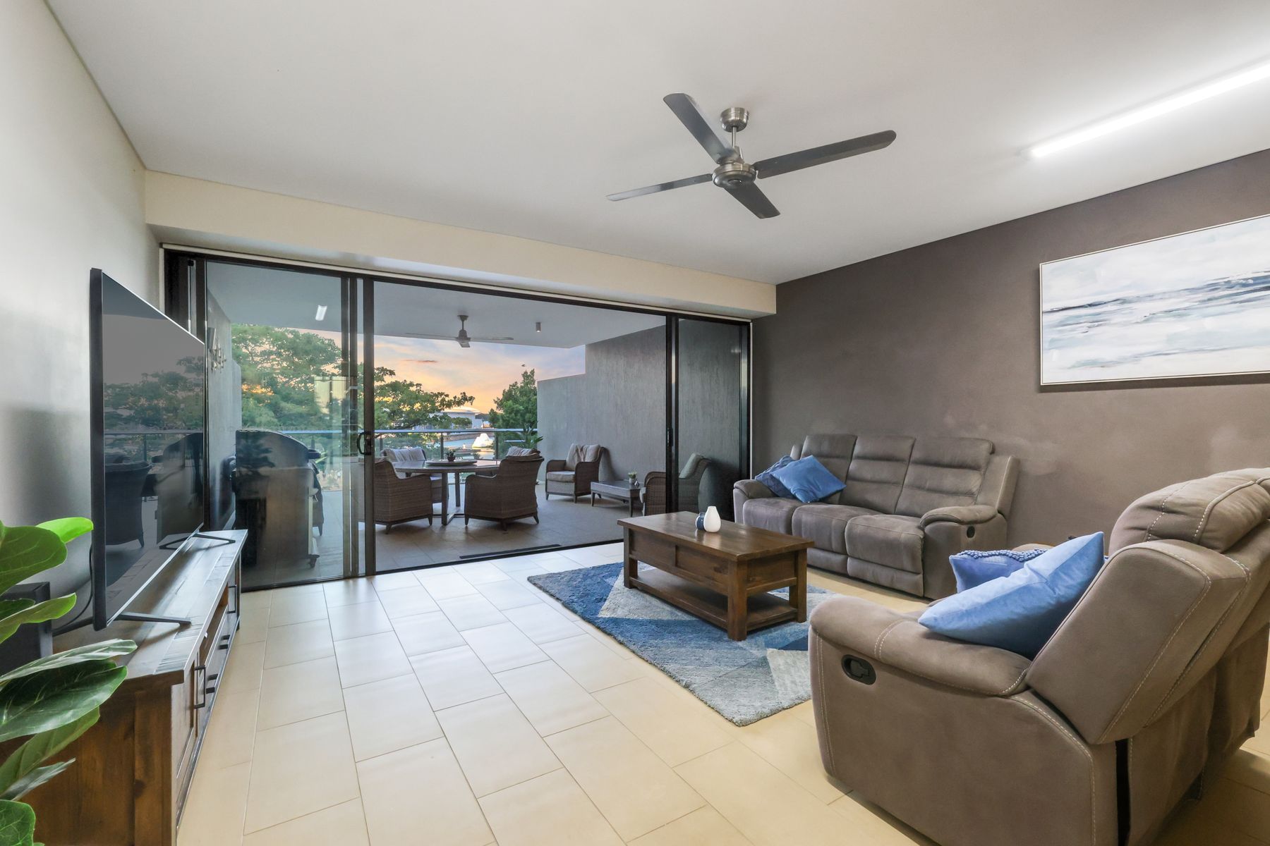 221/19B Kitchener Drive, Darwin City NT 0800, Darwin City - Image 1
