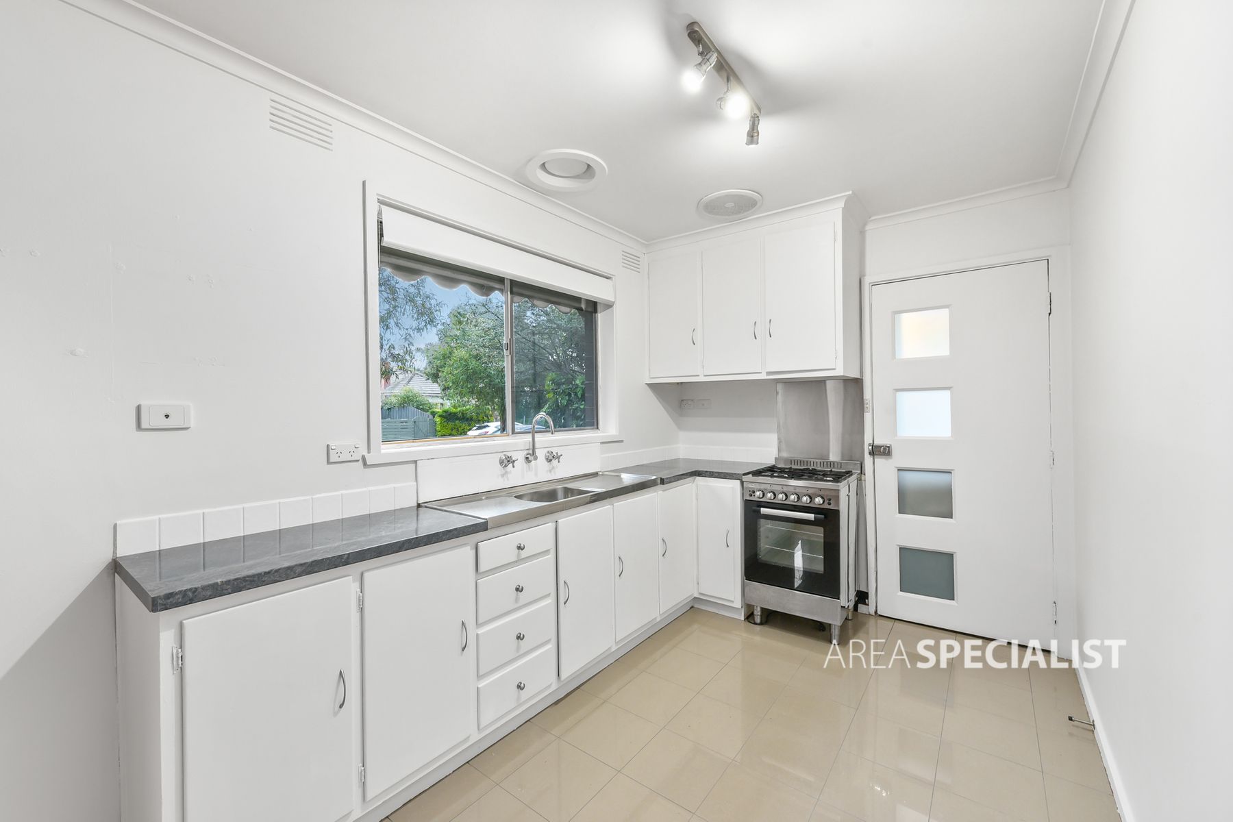 1/4 Lewis Street, Frankston, VIC 3199, Frankston - Thumbnail 5