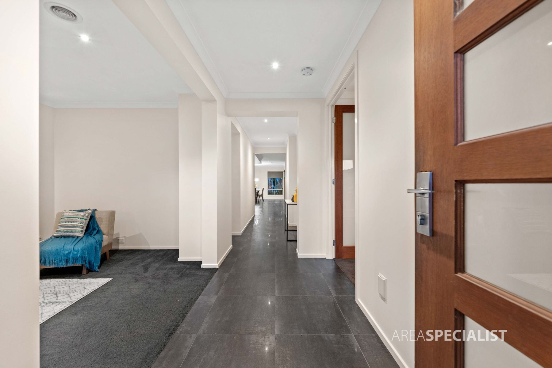 70 Rose Grange Boulevard, Tarneit, VIC 3029, Tarneit - Thumbnail 3