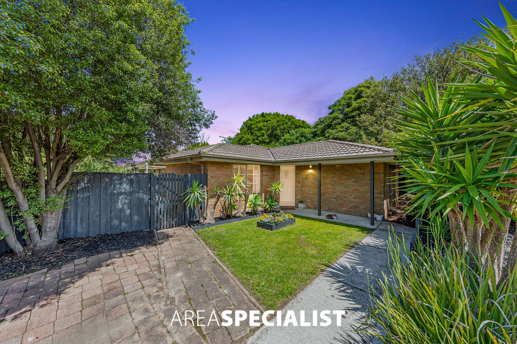 30 Leigh Drive, Pakenham, VIC 3810, Pakenham - Thumbnail 2